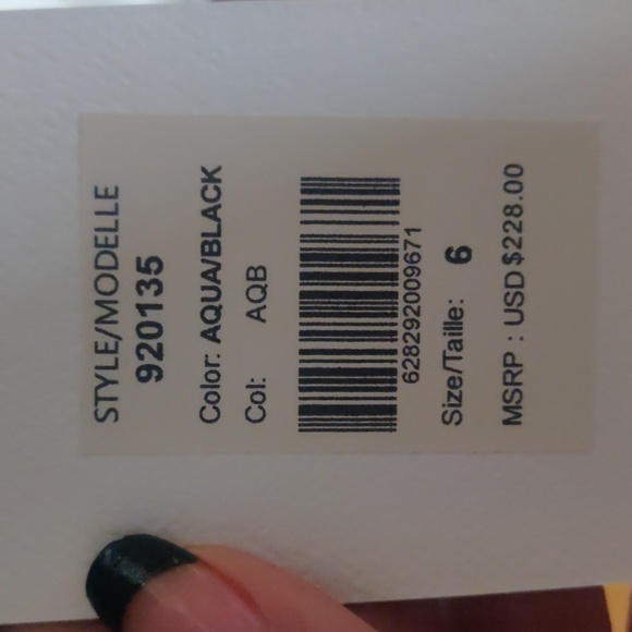 Pleated Floral dress (New) - Picture 4 of 4